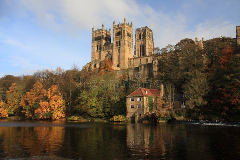 Reflexionen der Durham-Kathedrale