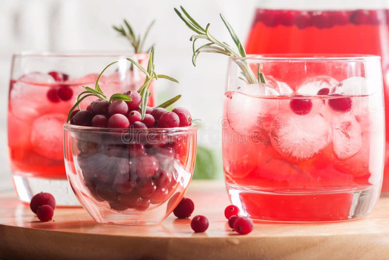 Refreshing drink with cranberries