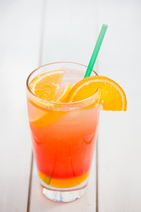 https://thumbs.dreamstime.com/b/refreshing-glass-natural-orange-juice-placed-wooden-white-table-32749730.jpg