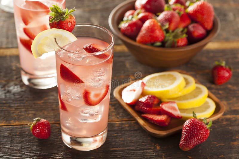 Refreshing Ice Cold Strawberry Lemonade