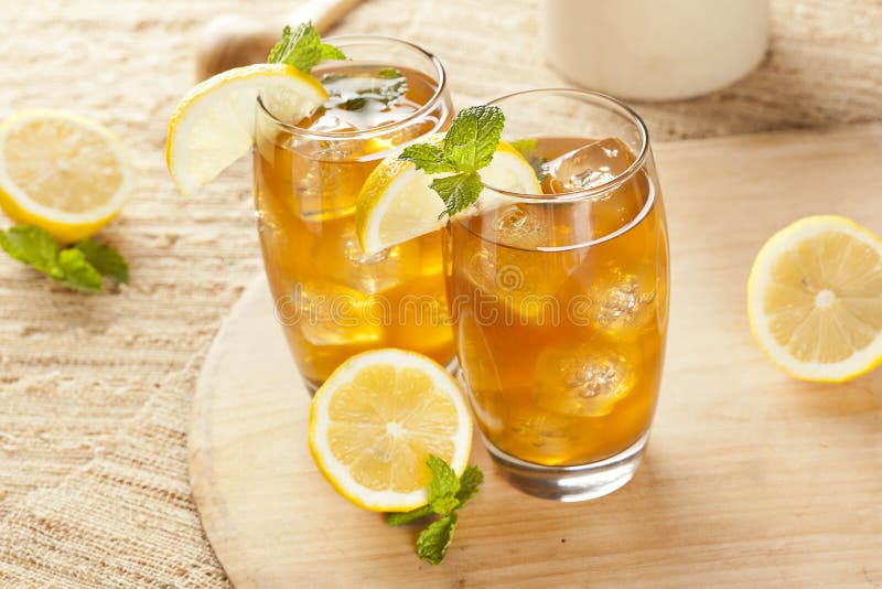 Refreshing Iced Tea with Lemon