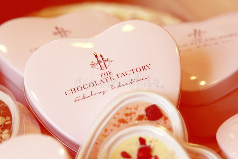 San Valentin Caja con Chocolate Relleno de Cereza al Licor