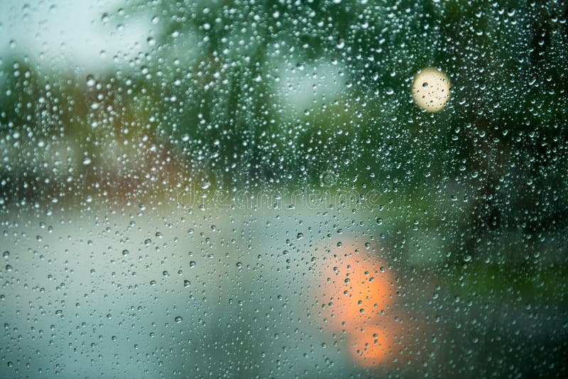 Regen  Auf Glas Und Licht  Bokeh Stockbild Bild von regen  