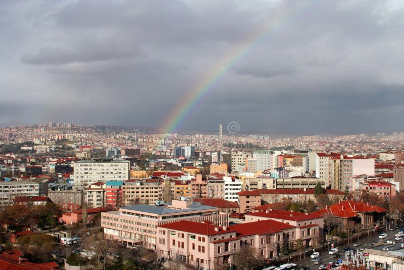 Regenbogen über Ankara