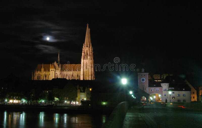 Regensburg nella notte fotografie stock Regensburg nella notte fotografie stock