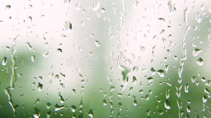 Regenwassertropfen auf Fenster