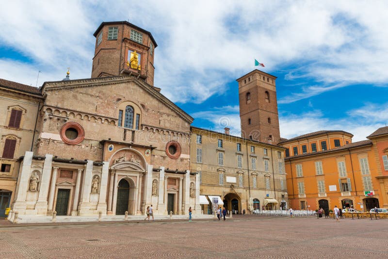 Reggio Emilia, Италия: Центральная площадь Reggio Emilia Camillo Prampolini стоковая фотография rf Reggio Emilia, Италия: Центральная площадь Reggio Emilia Camillo Prampolini стоковая фотография rf