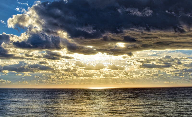 Regnmoln över havet i Los Cabos, hav av Cotez fotografering för bildbyråer