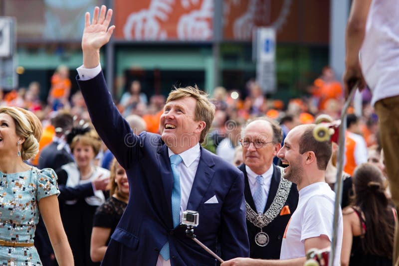 Rei Willem-Alexander e xima dos Países Baixos, dia 2014 do ¡ da rainha MÃ do ` s do rei, Amstelveen, os Países Baixos fotografia de stock Rei Willem-Alexander e xima dos Países Baixos, dia 2014 do ¡ da rainha MÃ do ` s do rei, Amstelveen, os Países Baixos fotografia de stock