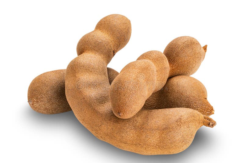 Reife Tamarind oder Tamarindua indica isoliert auf weißem Hintergrund stockfoto