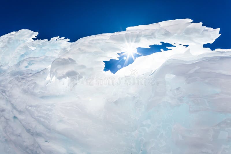 Reimen Eisbogenbildung nahe dem Gipfel des Bergs Shasta in Kalifornien lizenzfreie stockfotografie Reimen Eisbogenbildung nahe dem Gipfel des Bergs Shasta in Kalifornien lizenzfreie stockfotografie