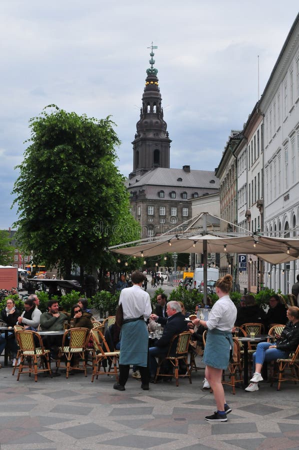 REISENDE GENIESSEN NAHRUNG UND GETRÄNKE UND RESTAURANT stockbild REISENDE GENIESSEN NAHRUNG UND GETRÄNKE UND RESTAURANT stockbild