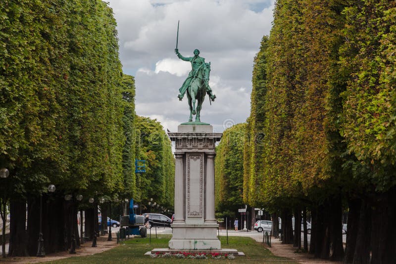 Reiterstatue Cours La Reine Paris lizenzfreie stockfotos