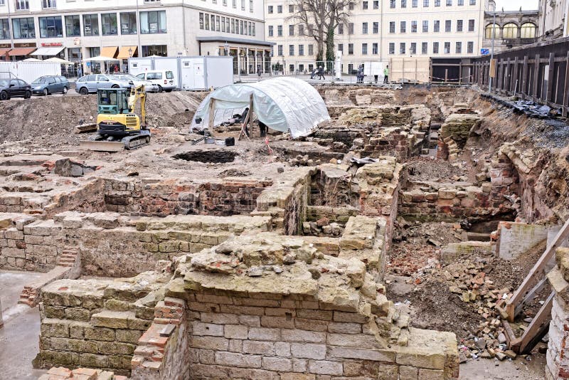 Rekonstruktion av gamla hus royaltyfri bild Rekonstruktion av gamla hus royaltyfri bild