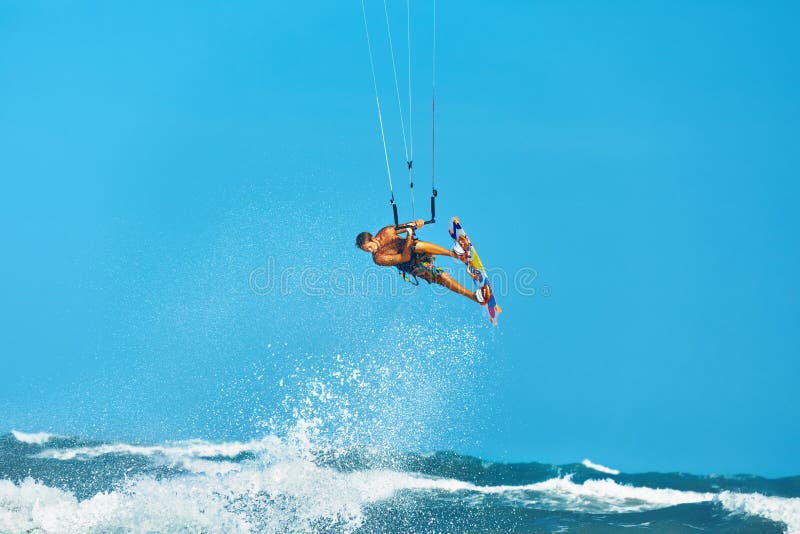 Rekreacyjna Wodnych sportów akcja Kiteboarding Krańcowy sport Su