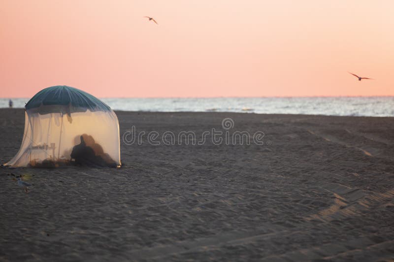 Relax on the beach in a tent.