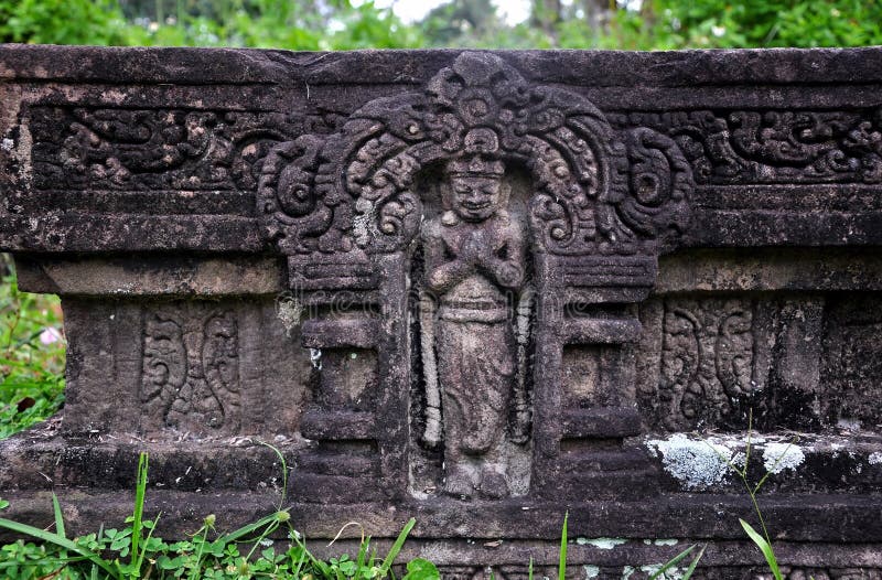 O Felino per se de Kann. Relevo à sudoeste do Novo Templo de Chavín