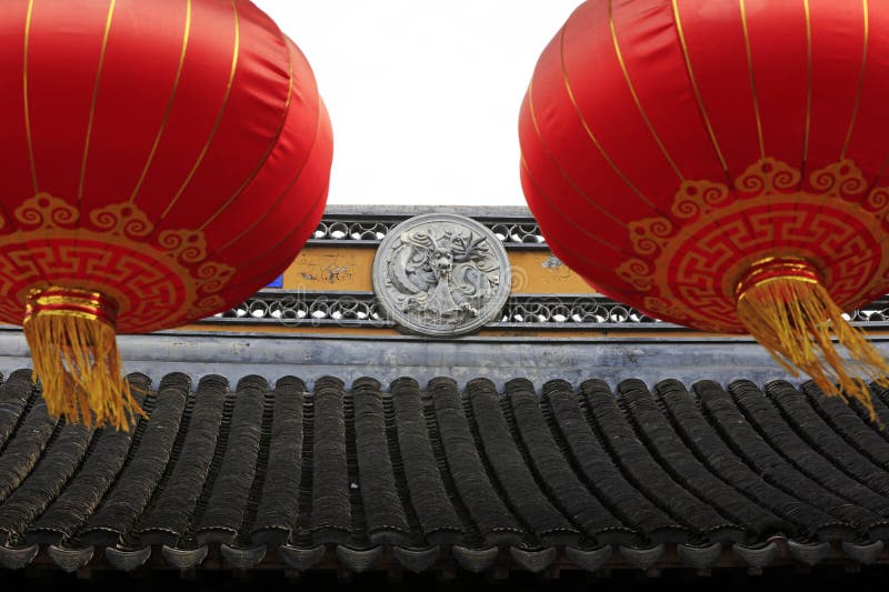 Religionsbundna symboler på Chenxiang Pavilion-ån. Shanghai China, juni 2018 : Religionsbundna symboler på Chenxiang Pavilion Shanghai China