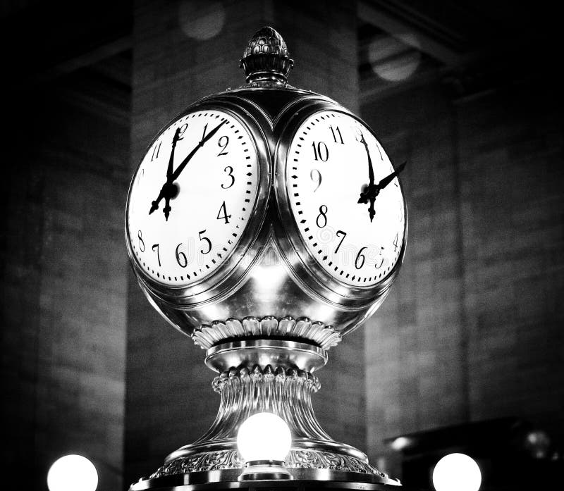 Reloj antiguo foto de archivo libre de regalías Reloj antiguo foto de archivo libre de regalías