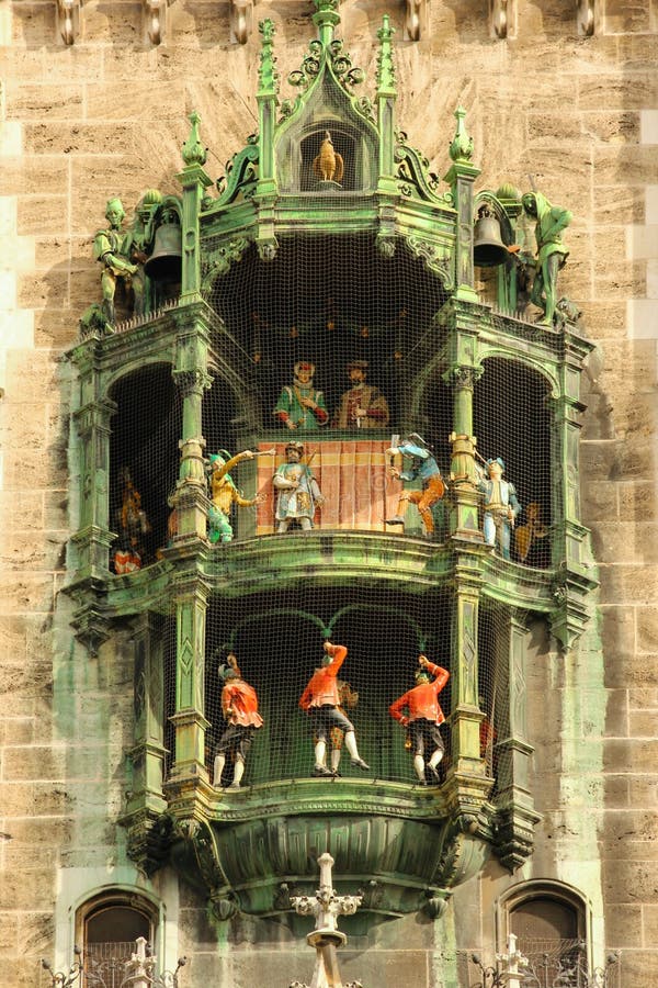 Reloj del ayuntamiento. Munich. Alemania fotos de archivo Reloj del ayuntamiento. Munich. Alemania fotos de archivo