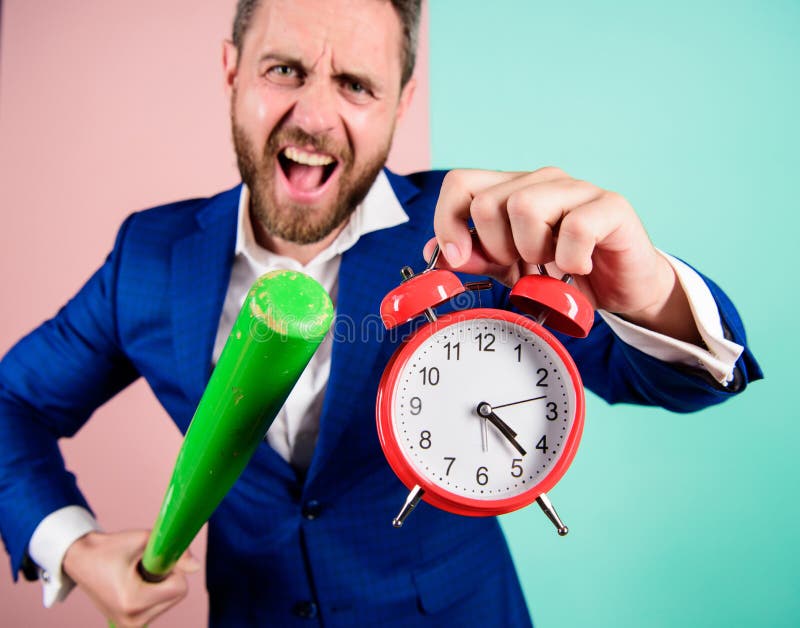 Reloj del control del traje del hombre a disposición y estando a favor de ser atrasado Concepto de la disciplina del negocio Gest fotos de archivo libres de regalías Reloj del control del traje del hombre a disposición y estando a favor de ser atrasado Concepto de la disciplina del negocio Gest fotos de archivo libres de regalías