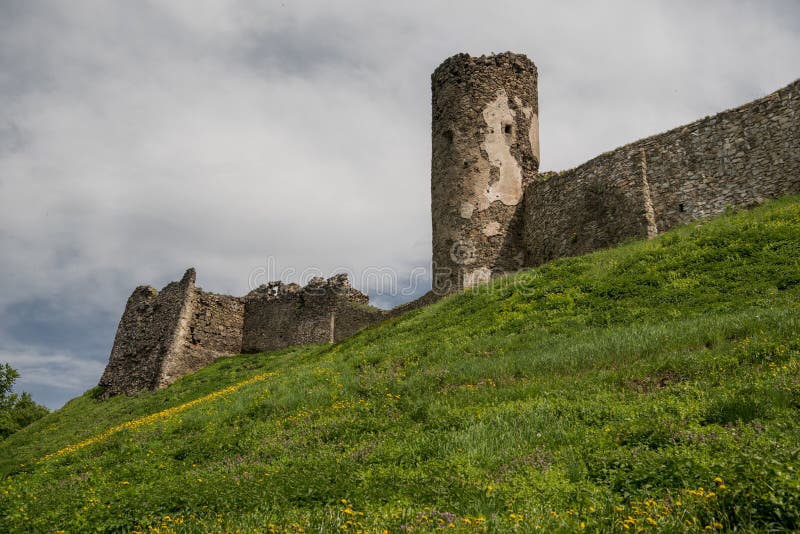 Remains of Saris castle