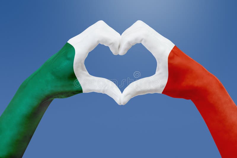 Remet le drapeau du Mexique, forme un coeur Concept de symbole de pays, sur le ciel bleu photographie stock libre de droits Remet le drapeau du Mexique, forme un coeur Concept de symbole de pays, sur le ciel bleu photographie stock libre de droits