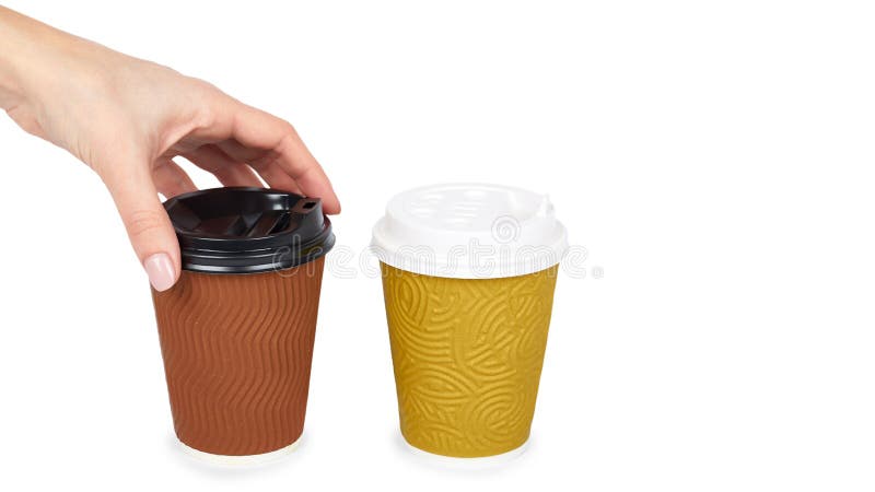 Remova o café no copo thermo com mão Isolado em um fundo branco Recipiente descartável, bebida quente copie o espaço, molde fotos de stock royalty free Remova o café no copo thermo com mão Isolado em um fundo branco Recipiente descartável, bebida quente copie o espaço, molde fotos de stock royalty free