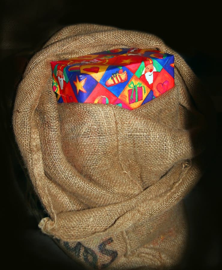 Remplissage hollandais de sac de « Sinterklaas » - photographie stock Remplissage hollandais de sac de « Sinterklaas » - photographie stock