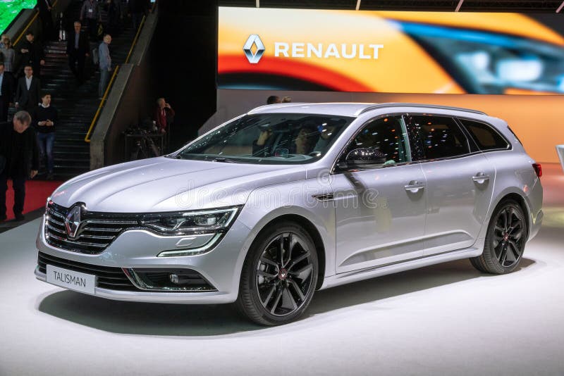 GENÈVE SCHWEIZ - MARS 5, 2019: Renault Talisman bil som ställas ut på palexpoen för visningslokal för autoshow för 89th för motorshow för Genève internationella för familj för herrgårdsvagn gråa gråa för automatisk för bil för medel för trans. modell för typ den moderna nya