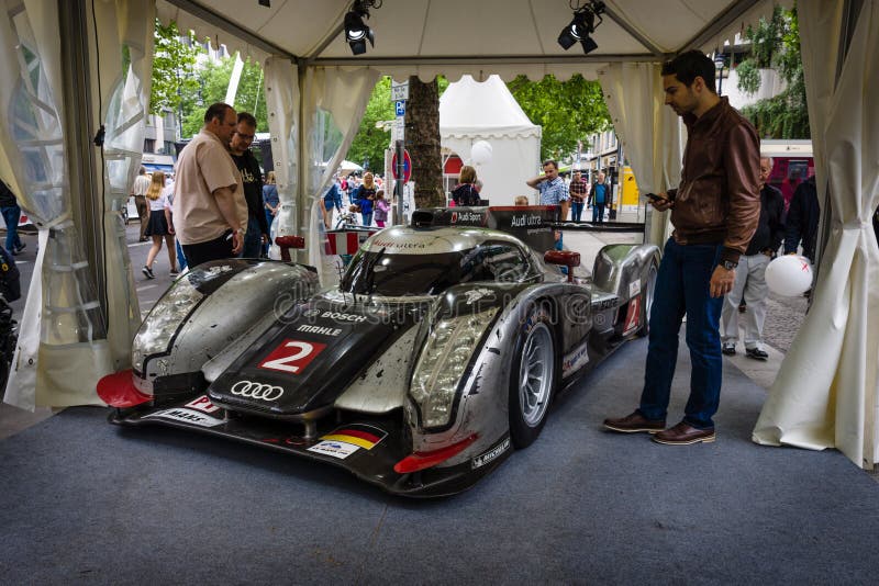 Rennwagen, Le Mans-Prototyp (LMP), Audi R18 TDI ultra, 2011 lizenzfreie stockfotografie Rennwagen, Le Mans-Prototyp (LMP), Audi R18 TDI ultra, 2011 lizenzfreie stockfotografie