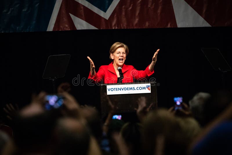 Reno, NV - 23 Ιουνίου 2018 - καταγραφή Elizabeth Warren πλήθους με στοκ εικόνες Reno, NV - 23 Ιουνίου 2018 - καταγραφή Elizabeth Warren πλήθους με στοκ εικόνες