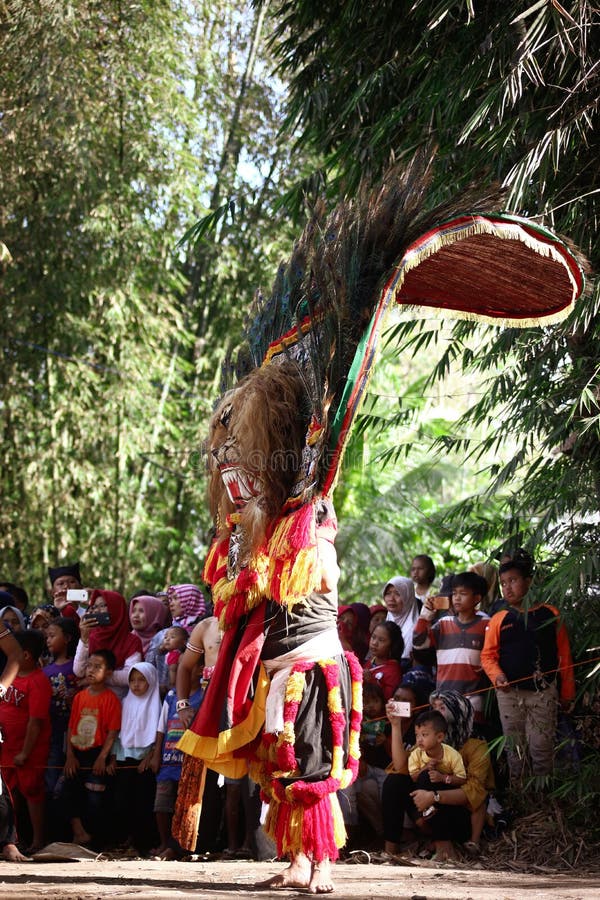 Reog Ponorogo a Traditional Dance from Indonesia Editorial Stock Image ...
