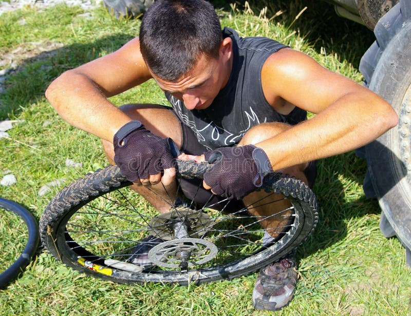 Repair bicycle wheel