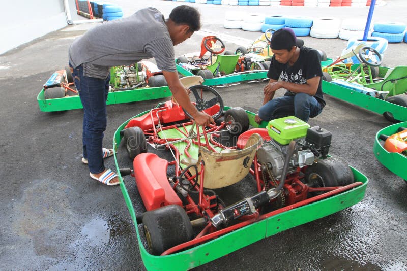 Repairing go kart editorial stock image. Image of vehicle 46868514