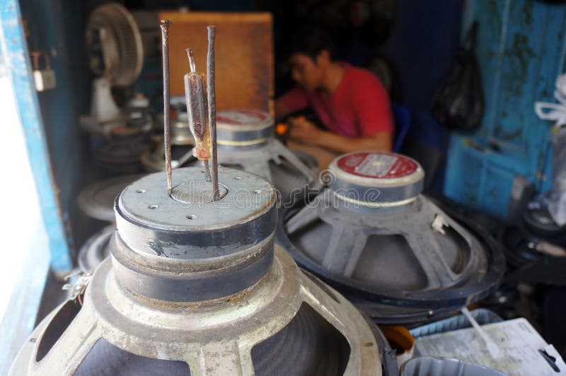 Repairing speakers editorial photography. Image of indonesia - 48082107
