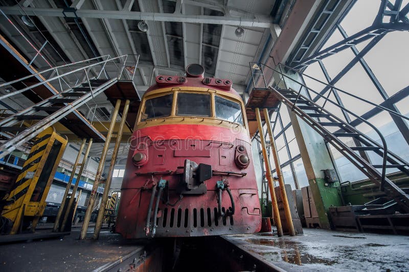 Repairs trains on the railway plant