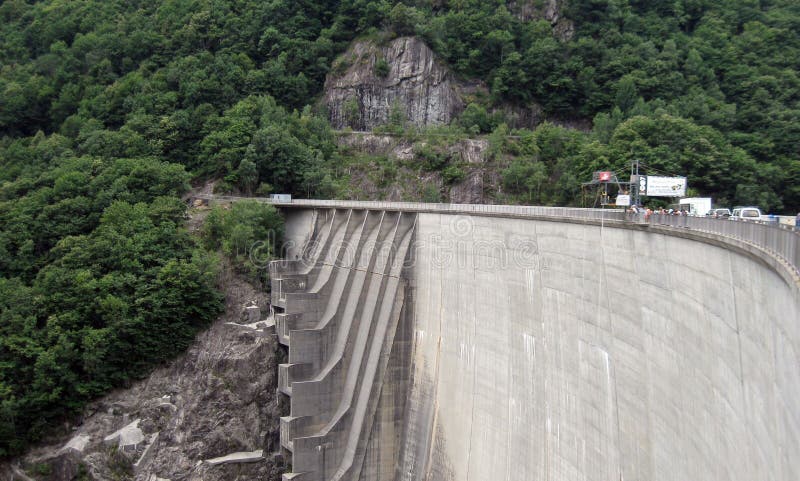 Represa de Verzasca Salto 007 Cantão Ticino switzerland imagem de stock Represa de Verzasca Salto 007 Cantão Ticino switzerland imagem de stock