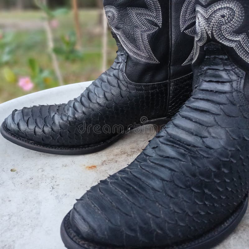 caiman lizard boots