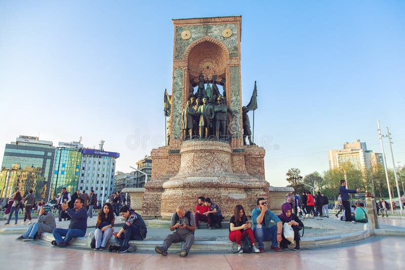 Republika zabytek przy Taksim kwadratem w Istanbuł zdjęcie stock Republika zabytek przy Taksim kwadratem w Istanbuł zdjęcie stock