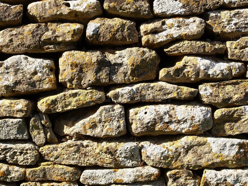 Parede de Pedra Envelhecida fotografia de stock royalty free