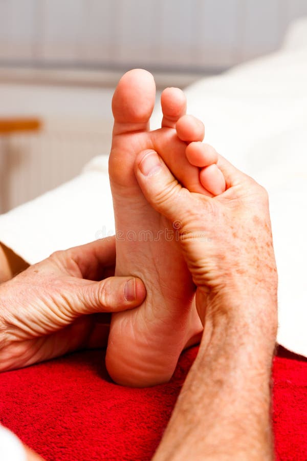 Rest und Entspannung durch Massage stockbilder