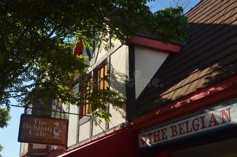 Restauranger av Solvang: En pittoresk by som grundas av danskar med dess typiska Contructions av den historiska Danmark arkivbilder Restauranger av Solvang: En pittoresk by som grundas av danskar med dess typiska Contructions av den historiska Danmark arkivbilder