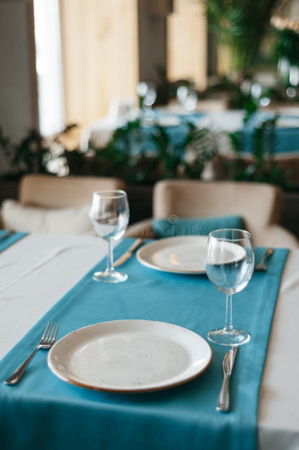 Restaurant Table Setting For Two Persons Date Concept Stock Image 25-rom-nticas-mesas-para-dos