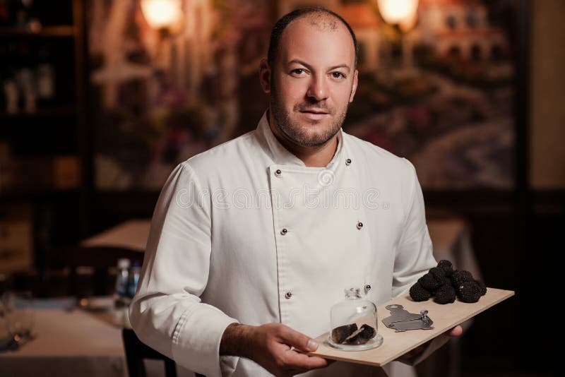 Restaurantchefzartheit Trüffellebensmittelpilz lizenzfreie stockfotos Restaurantchefzartheit Trüffellebensmittelpilz lizenzfreie stockfotos