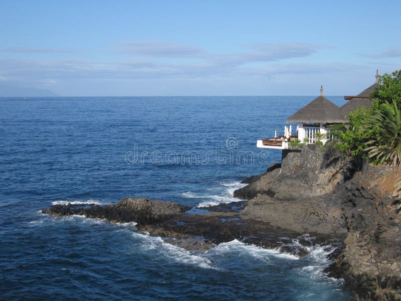 Restaurante com opinião de oceano fotografia de stock Restaurante com opinião de oceano fotografia de stock