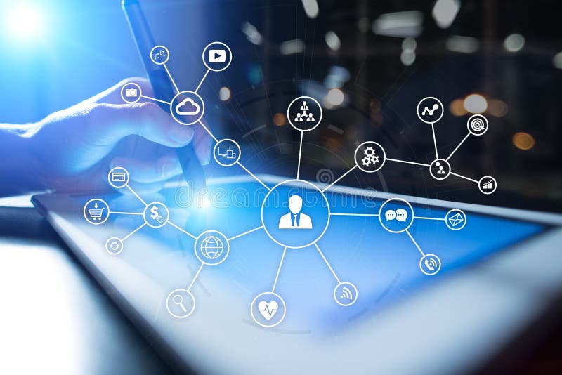 Rete di media e concetto sociali di vendita sullo schermo virtuale Tecnologia di affari e di Internet SMM fotografie stock libere da diritti Rete di media e concetto sociali di vendita sullo schermo virtuale Tecnologia di affari e di Internet SMM fotografie stock libere da diritti