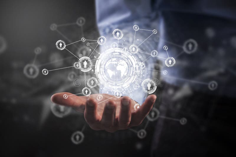 Rete sociale di media della tenuta dell'uomo d'affari immagine stock libera da diritti Rete sociale di media della tenuta dell'uomo d'affari immagine stock libera da diritti