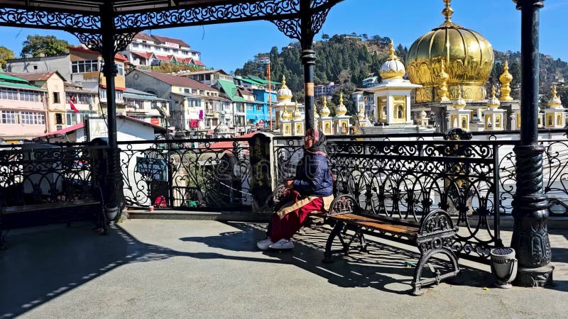 Retraite de réflexion dhanaultis oasis spirituelle mussoorie banque de vidéos