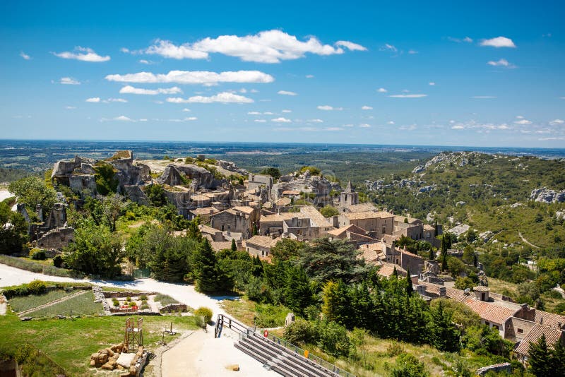 Retranchez-vous Les Baux De-Provence, Provence, France le jour ensoleillé chaud
